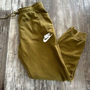 NIKE Women’s size medium joggers